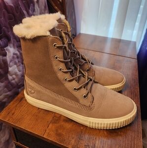 Timberland Skyla Bay Fleeced-Lined Fold Down Boots Size 8